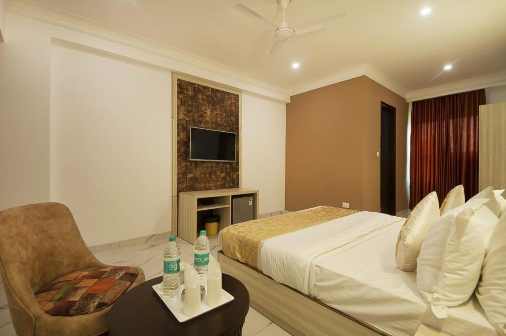 Hotel Almora Near Delhi Airport New Delhi Eksteriør bilde