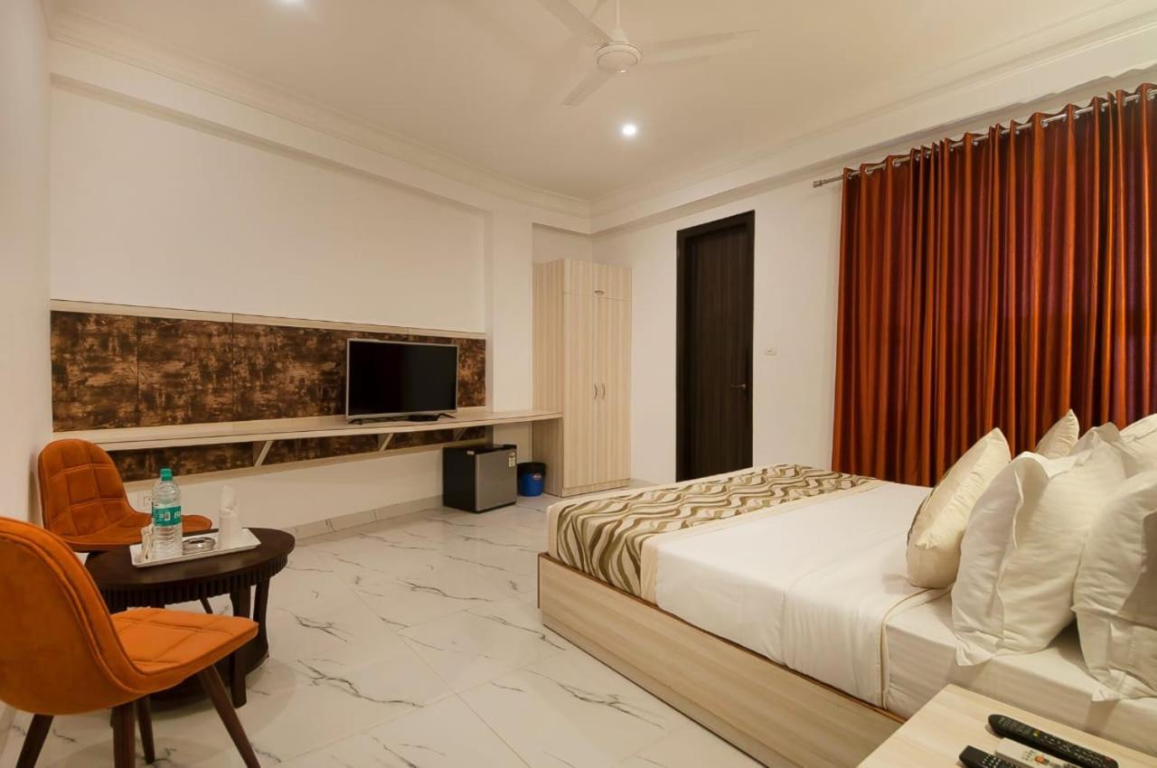 Hotel Almora Near Delhi Airport New Delhi Eksteriør bilde