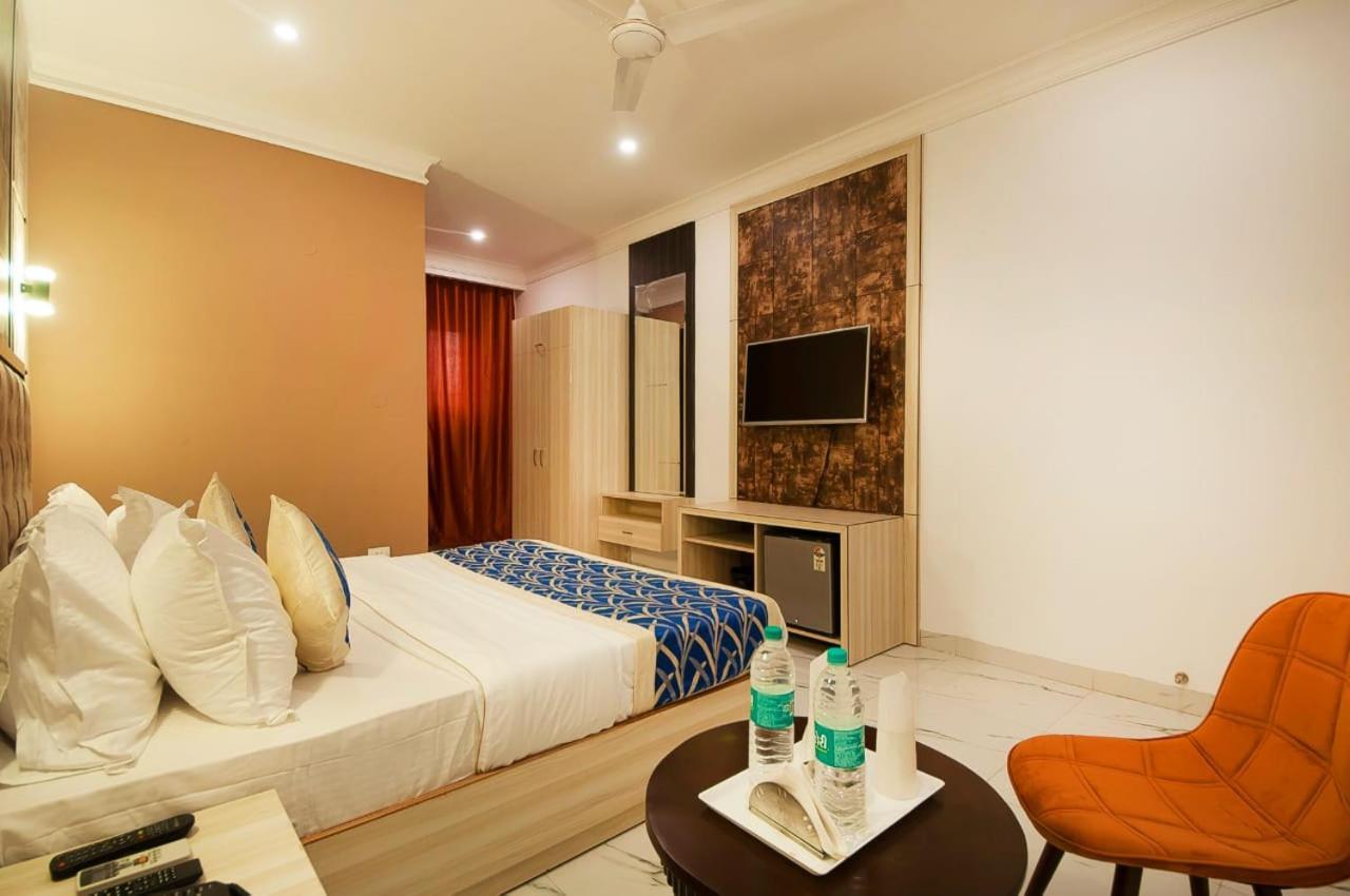 Hotel Almora Near Delhi Airport New Delhi Eksteriør bilde